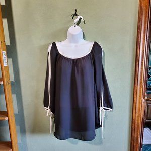 Spense Black and White Top